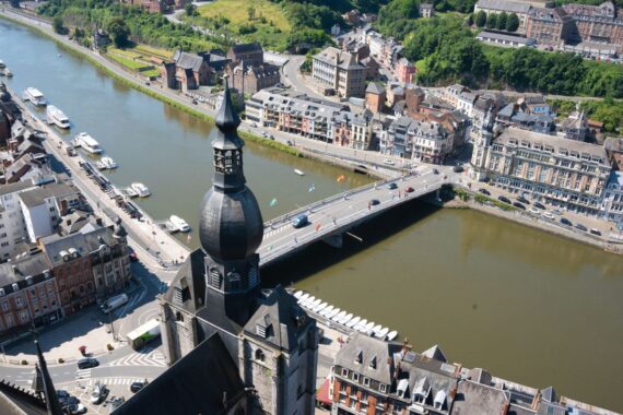 Meta AI pour l’hôtellerie et le tourisme : usages, activation, potentiel